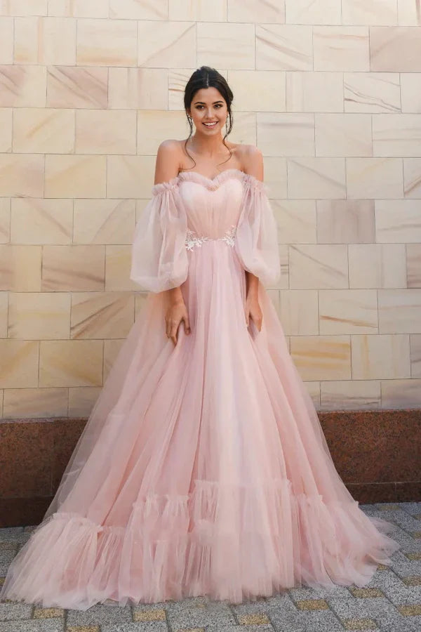 Vestido de novia de tul con escote en forma de A, hombros descubiertos y mangas estilo poeta